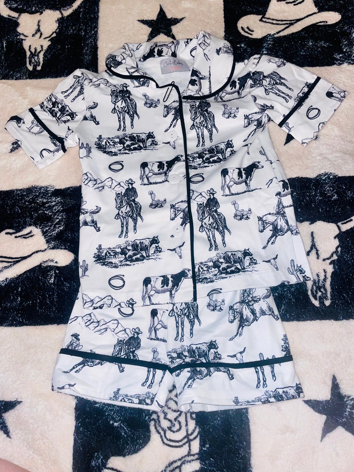 Unisex cattle call kids pjs   *rts